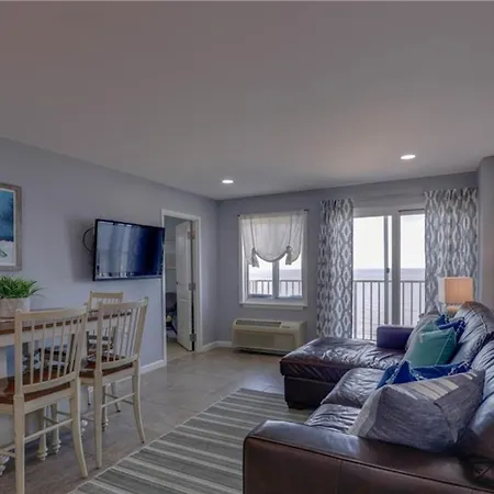 Coastal Beach Condo-Amazing View & Indoor Pool 13Th Floor